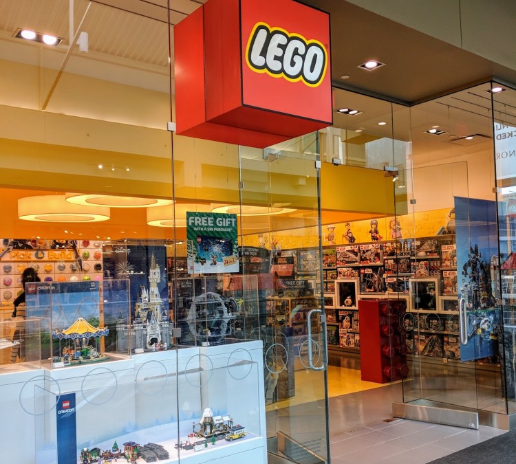 The LEGO Store Mayfair (Milwaukee,&nbspWI)
